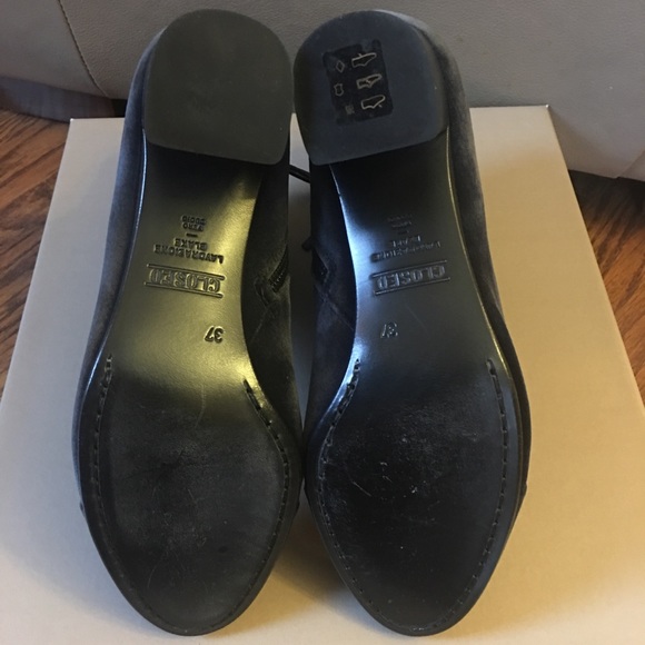 CLOSED velvet ankle booties. - Picture 7 of 8